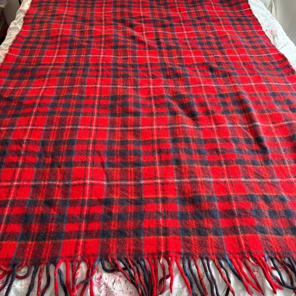 Vtg Pendleton 100% VIRGIN WOOL Blanket Red Multicolor Plaid 47x82  Made In USA - Picture 8 of 11